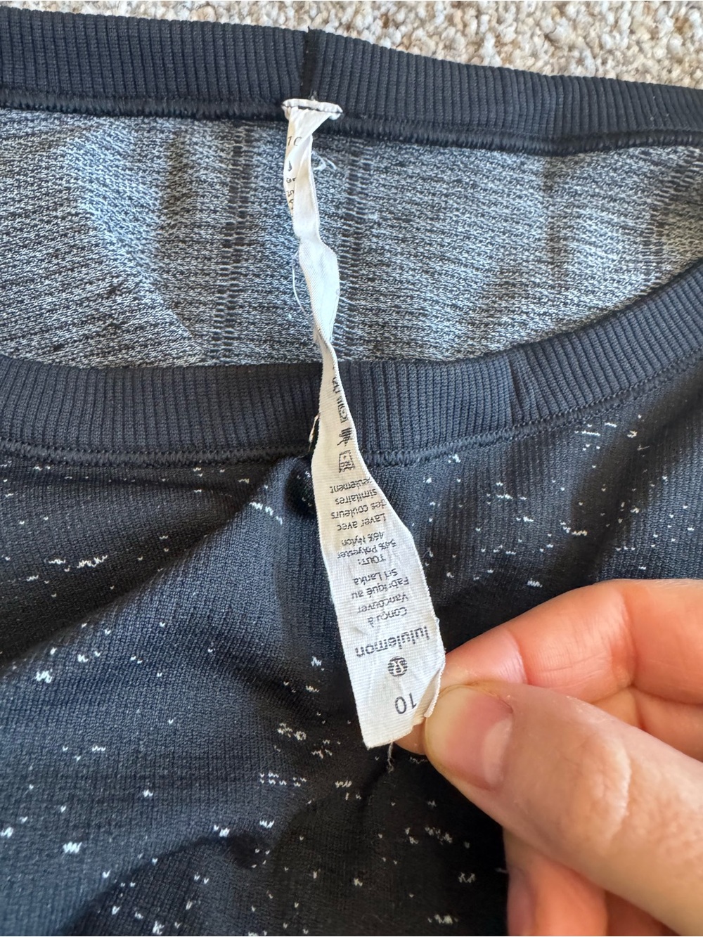 Lululemon women’s pullover workout top - Picture 2 of 2